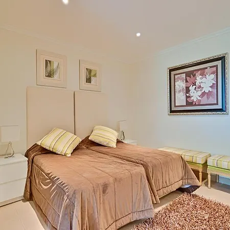 Sleeps 8 Pool Air Con Wifi *