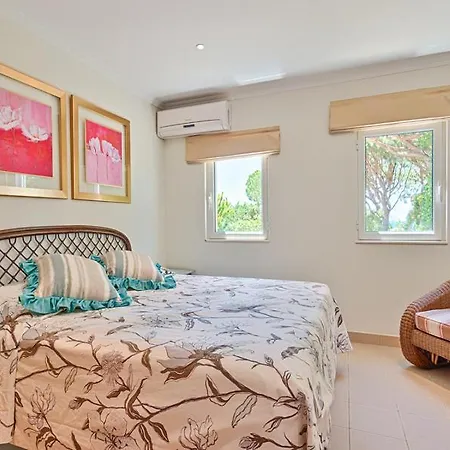 Sleeps 8 Pool Air Con Wifi *