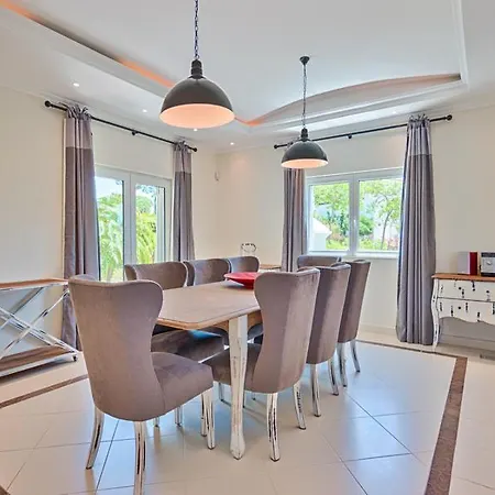 Sleeps 8 Pool Air Con Wifi Βίλα Vale do Lobo