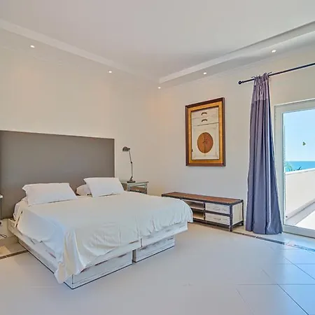 Sleeps 8 Pool Air Con Wifi *